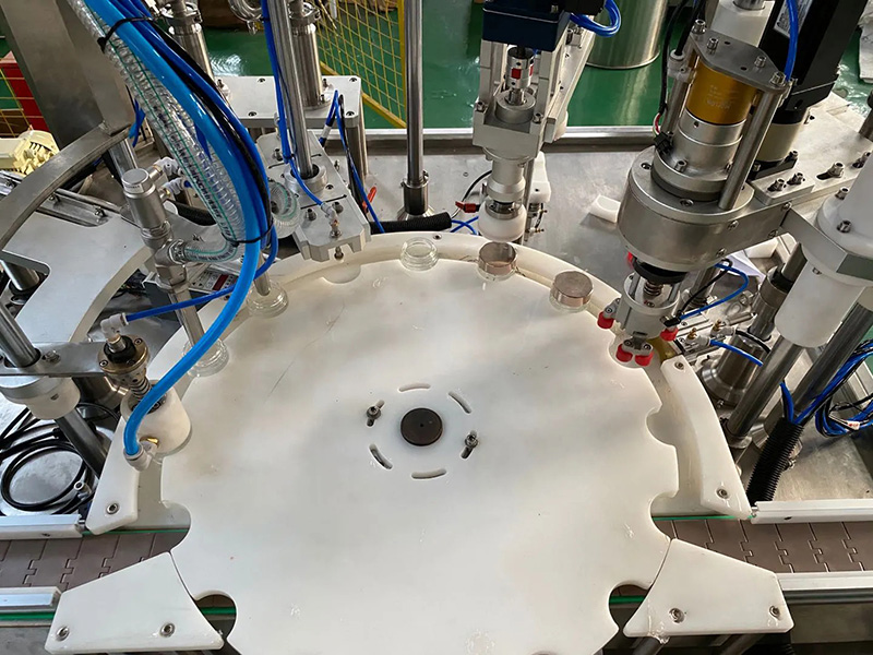 மோனோபிளாக் நிரப்புதல் இயந்திரம்